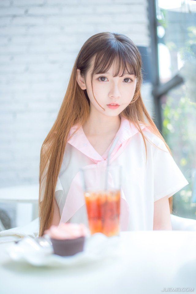 如果爱情不落到--洗衣做饭数钱带孩子这些零散的小事上，是不容易长久的。——三毛《随想》